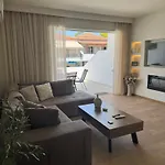 Thetis Luxury פורטו הלי