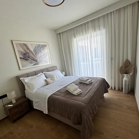 Thetis Luxury פורטו הלי