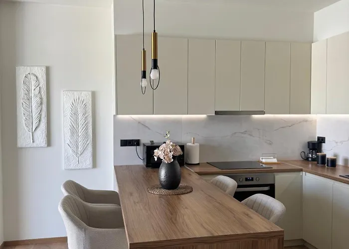 Thetis Luxury פורטו הלי